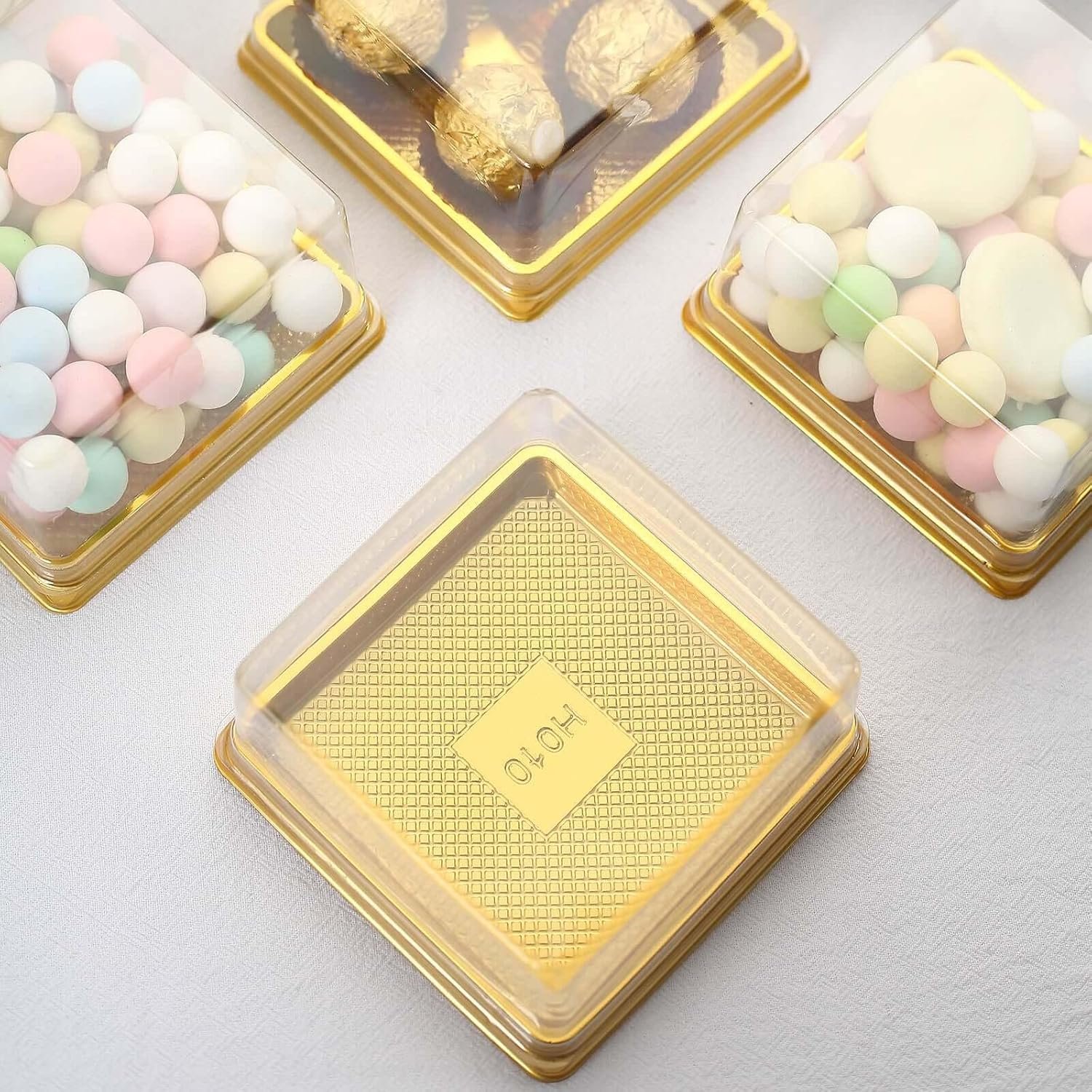 manufacturer direct tableclothsfactory 50 pack | clear/gold square mini plastic dessert party favor boxes, cupcake muffin food containers - 4"x4"x2.5" supplier direct